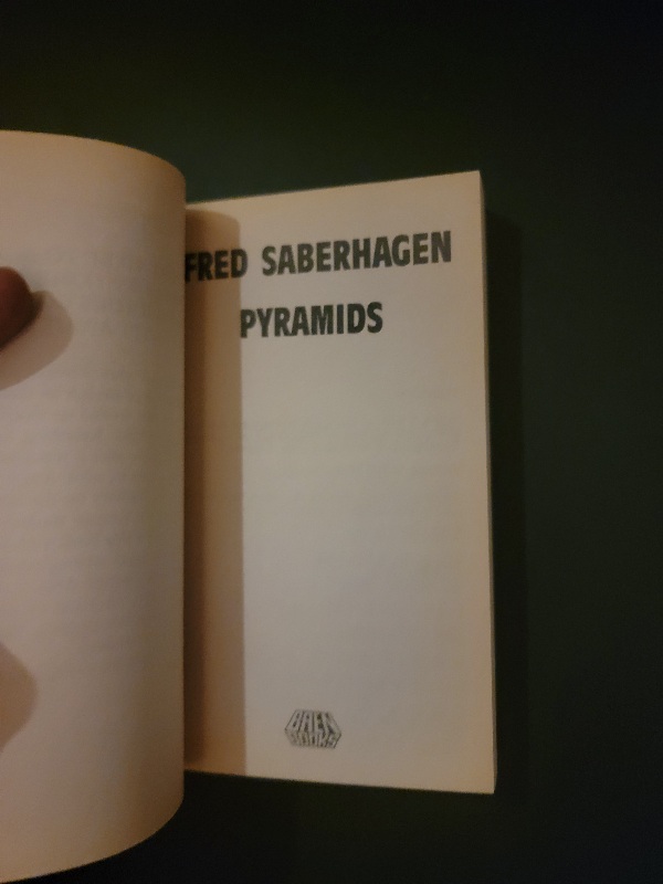 Pyramids by Fred Saberhagen 1987 Baen Books Paperback Science Fiction