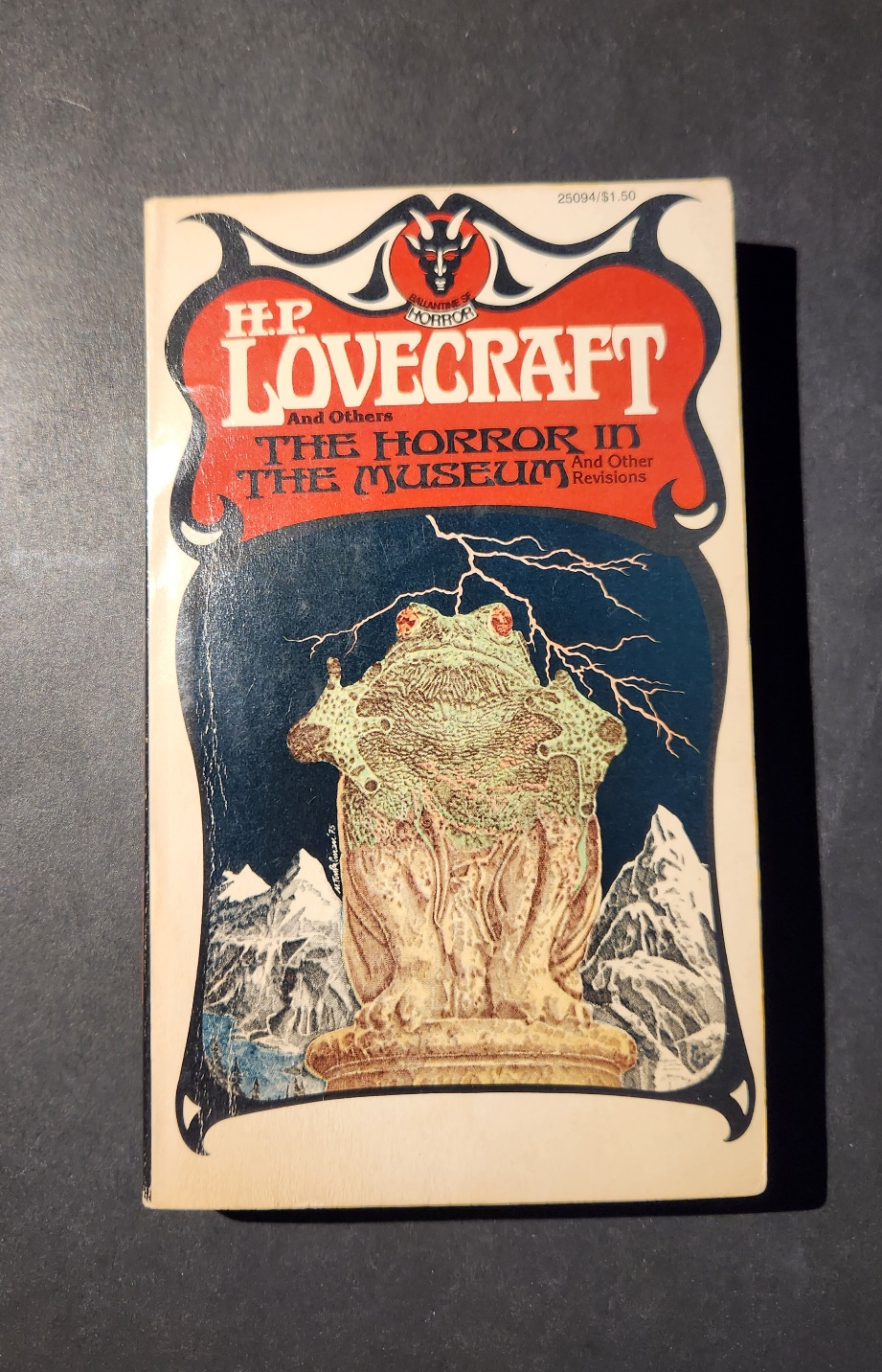 The Horror in The Museum by H.P. Lovecraft 2nd Printing 1976 Artist Murray Tinkelman