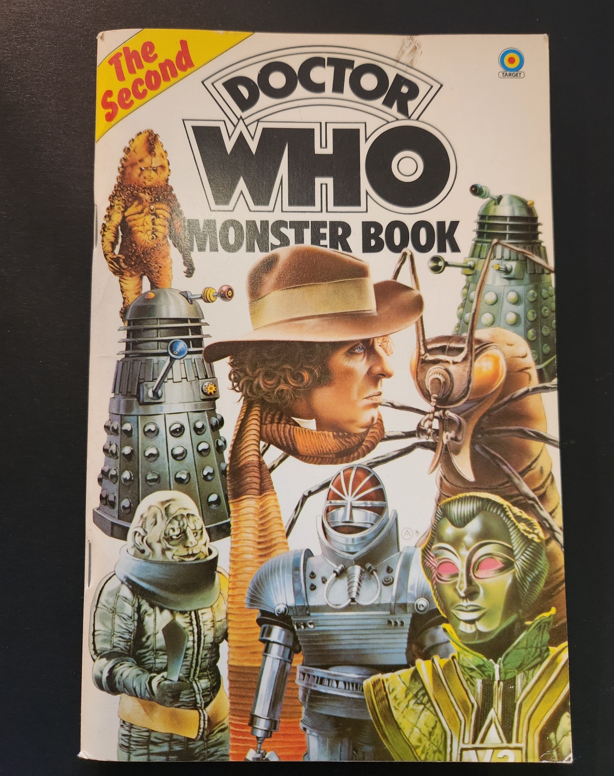 THE SECOND DOCTOR WHO MONSTER BOOK BY TERRANCE DICKS 1977 TARGET UK