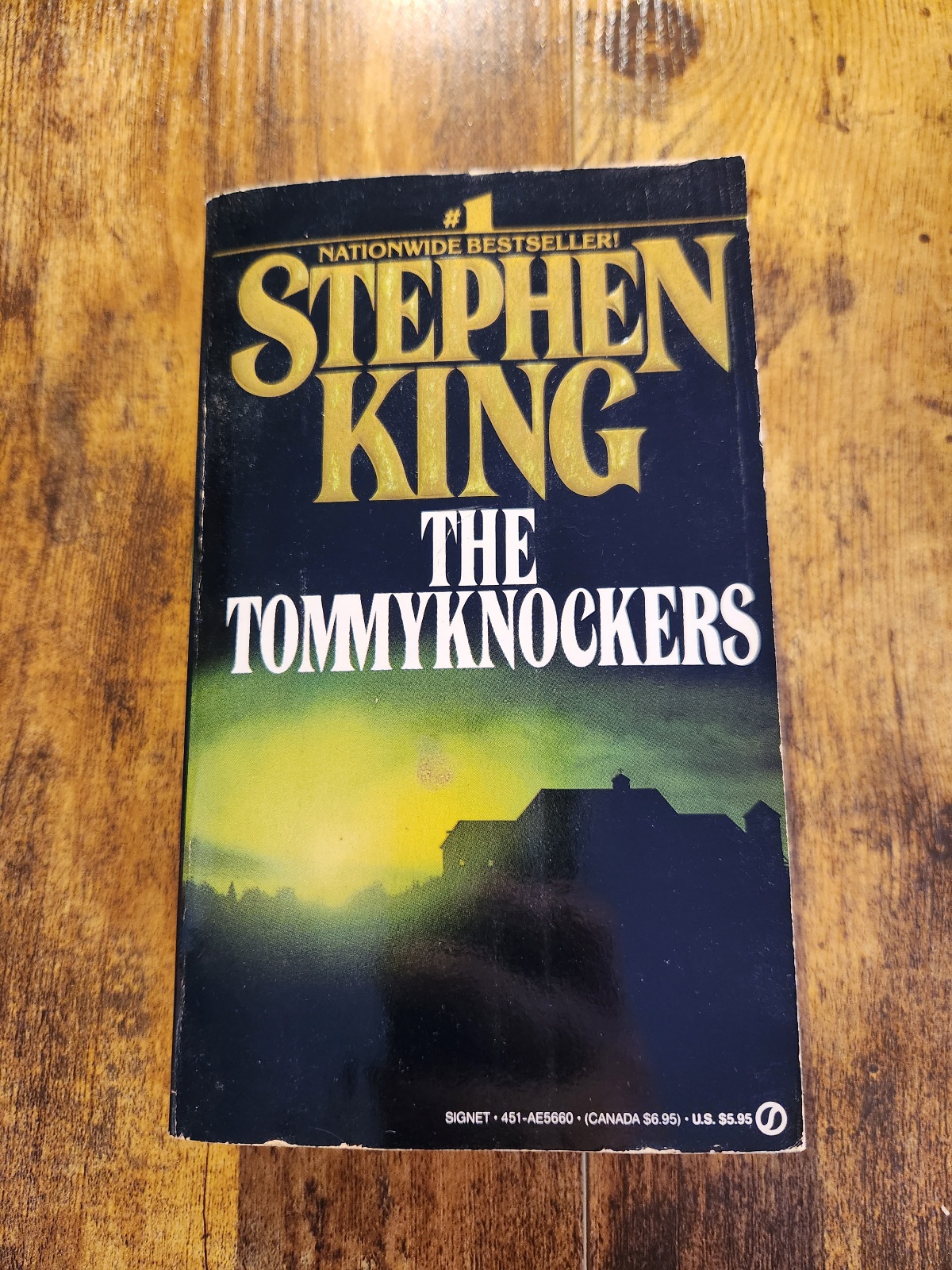 The Tommyknockers by Stephen King 1988 Signet Trade Paperback